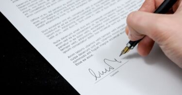 sign pen business document